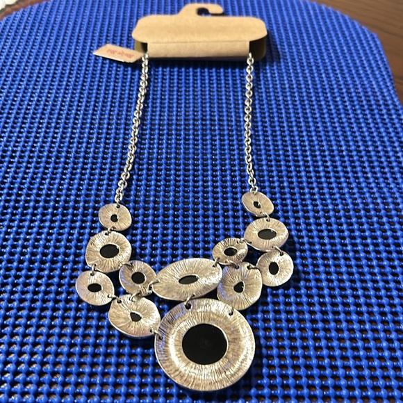 NWT Ruby Rd. Hammered Silver Tone and Black Circular Frontal Statement Necklace. - Picture 3 of 7